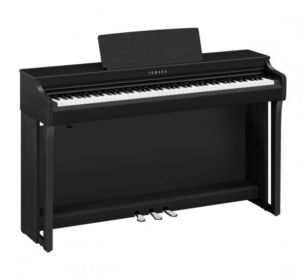 Yamaha CLP825 B